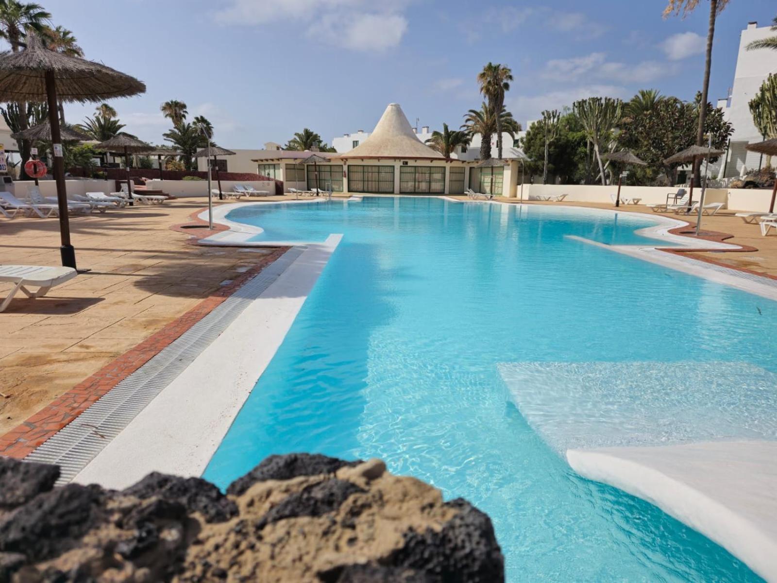 Daire Goa Pool View, Playa Roca Sea Front Access - Free Ac - Wifi *